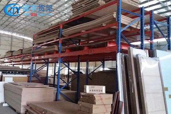 重型板材货架现场图二